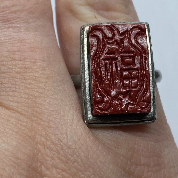 Unique Vintage Silver Tone Faux Cinnabar Rectangular Statement Ring - Size 6 - Picture 6 of 9